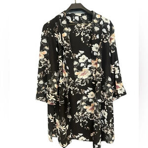 Tahari polyester kimono wrap XL  excellent condition